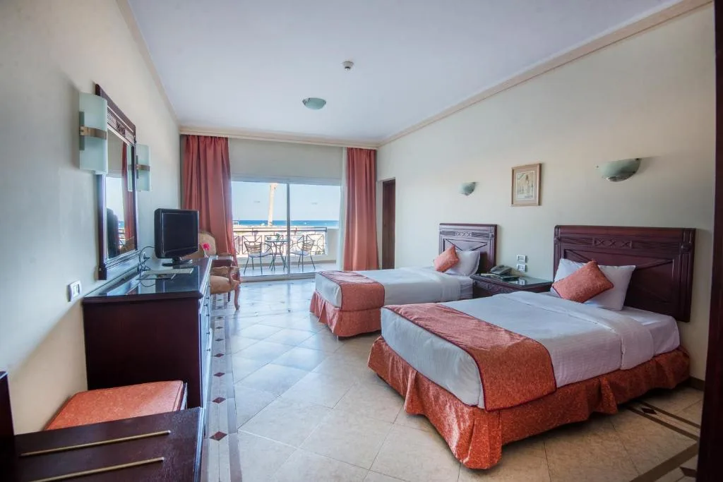 Imperial Shams Abu Soma: another view