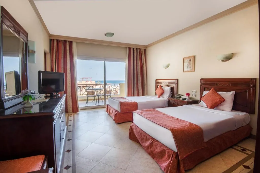 Imperial Shams Abu Soma: another view