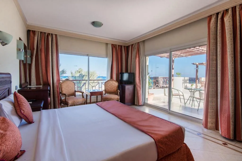Imperial Shams Abu Soma: another view