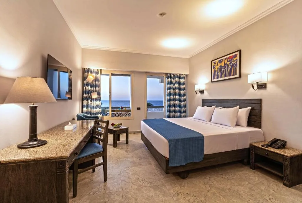 Invidia Coral Beach Tiran: another view