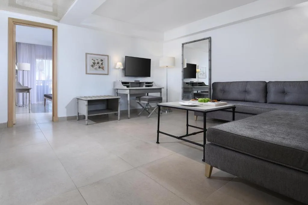 JAZ Elite Casa Del Mar Beach: another view