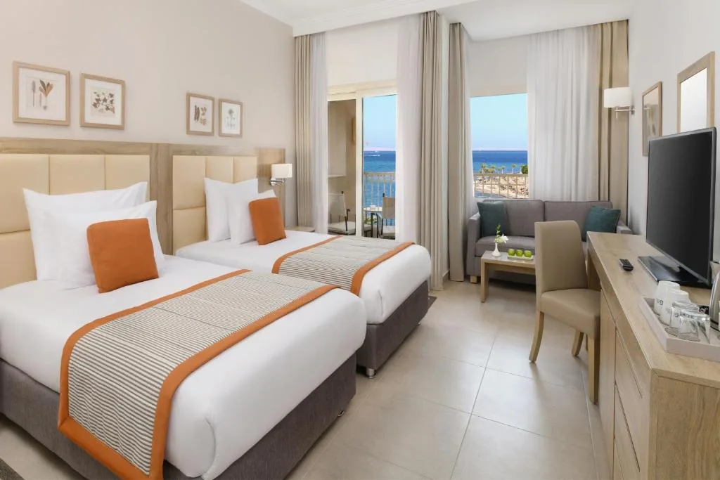 JAZ Elite Casa Del Mar Beach: another view