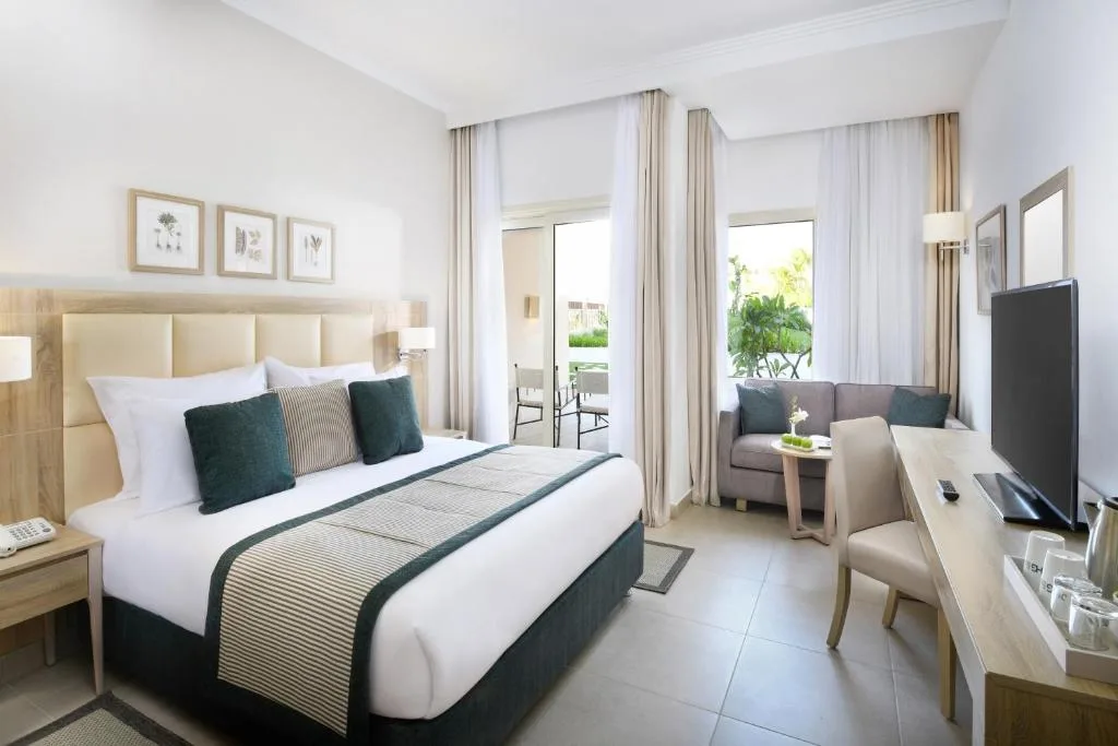JAZ Elite Casa Del Mar Beach: another view