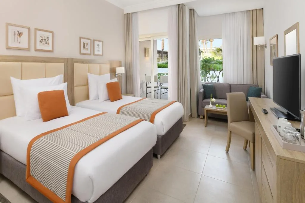 JAZ Elite Casa Del Mar Beach: another view
