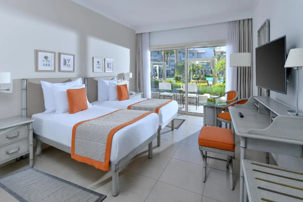 JAZ Elite Casa Del Mar Beach: another view