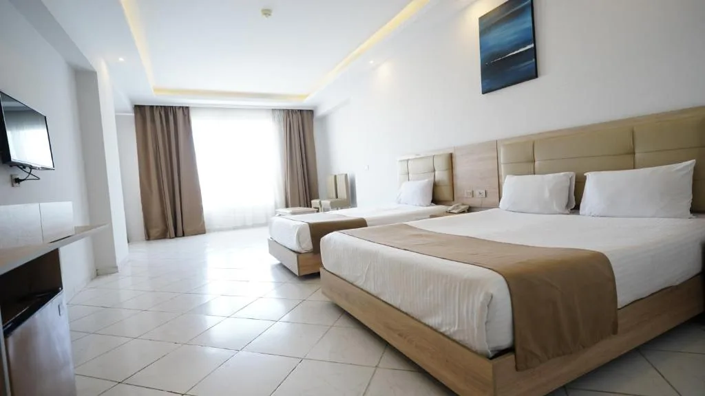 King Tut Aqua Park Beach Resort: another view