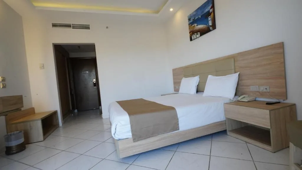 King Tut Aqua Park Beach Resort: another view