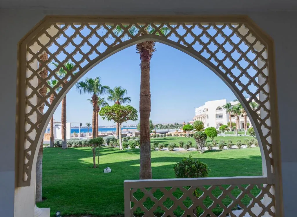 Old Palace Resort Sahl Hasheesh: another view