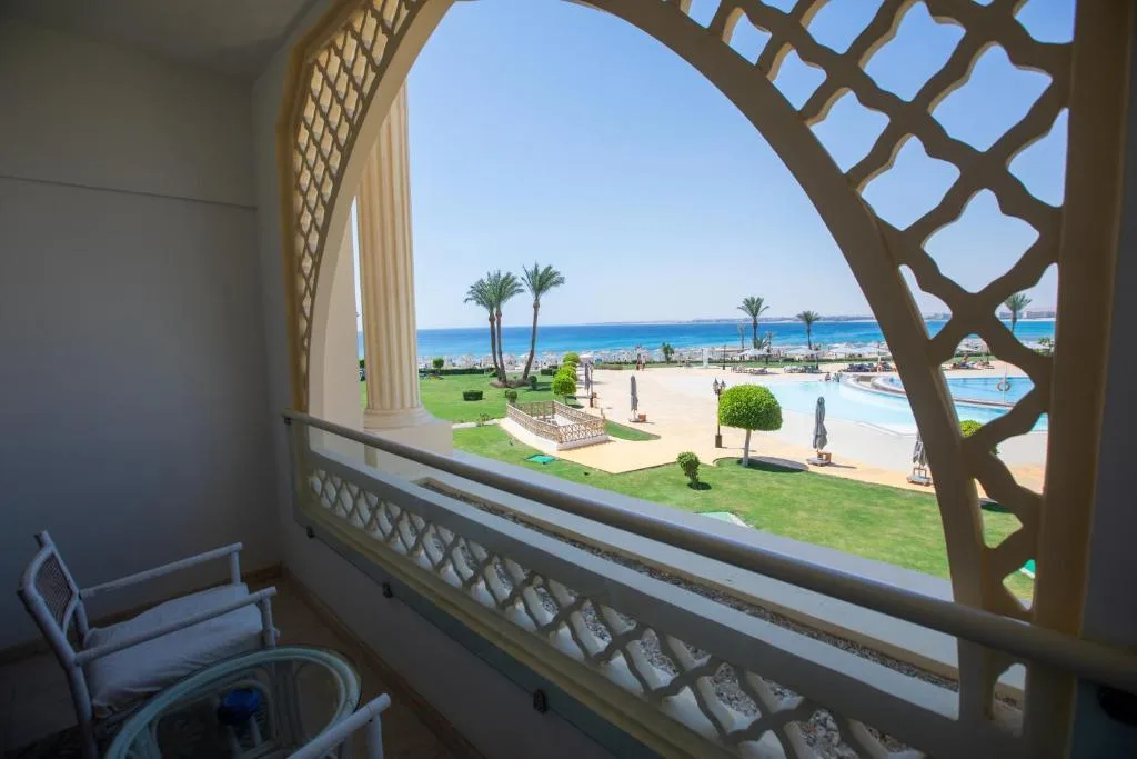 Old Palace Resort Sahl Hasheesh: another view