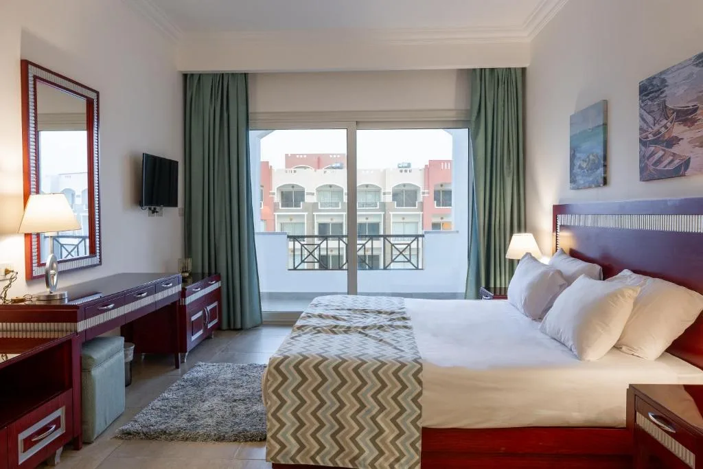 Oyster Bay Beach Suites: another view