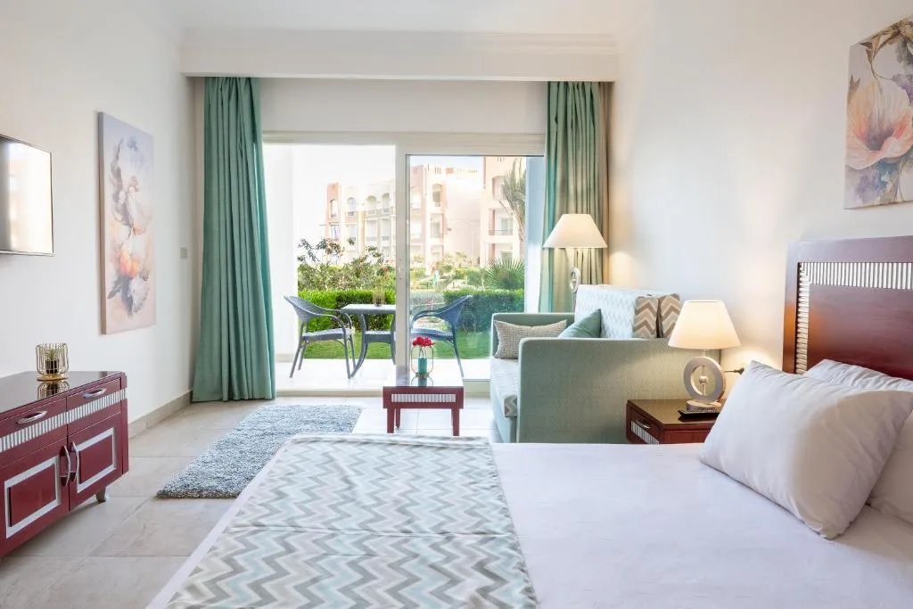 Oyster Bay Beach Suites: another view