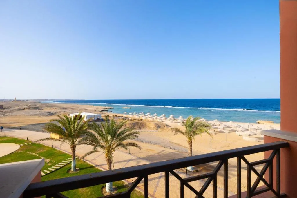 Oyster Bay Beach Suites: another view