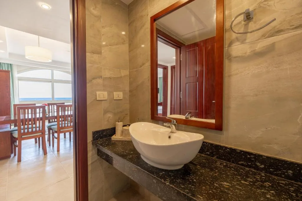 Oyster Bay Beach Suites: another view
