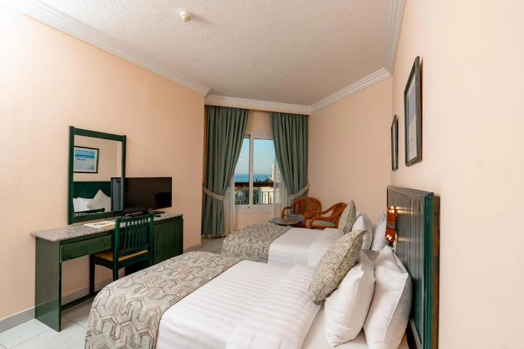 Palm Beach Resort: another view