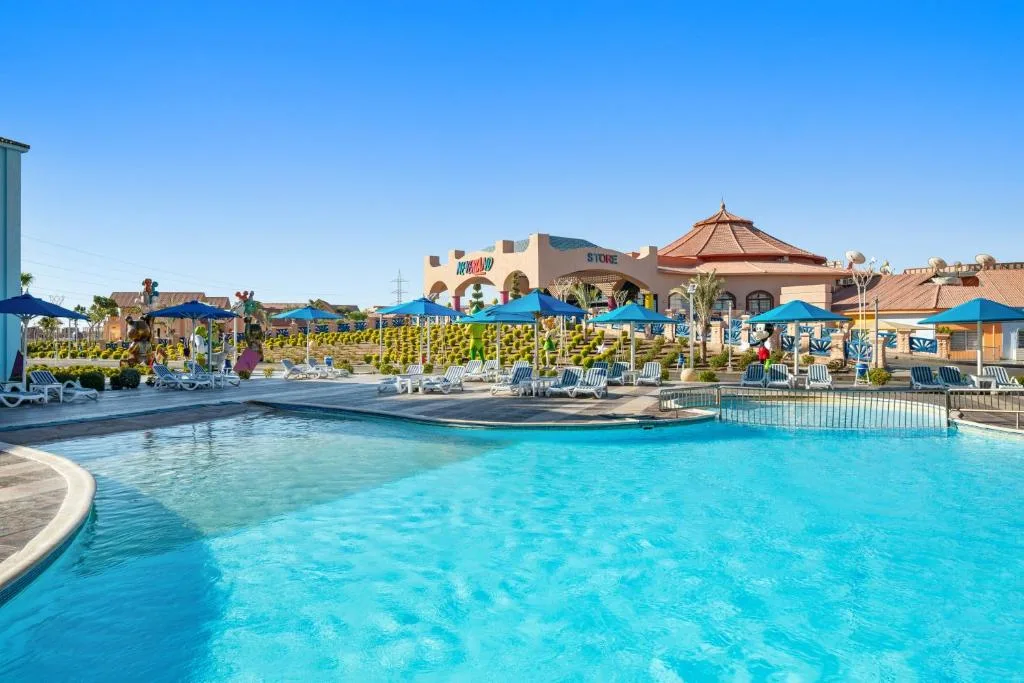 Pickalbatros Alf Leila Wa Leila Resort Neverland Hurghada: another view