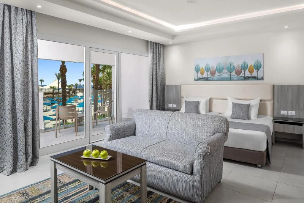 Pickalbatros Golf Beach Resort Aqua Park: another view