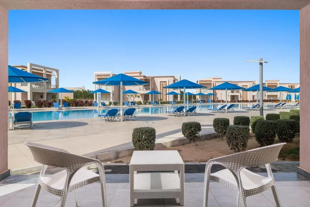Pickalbatros Sea World Resort Marsa Alam: another view