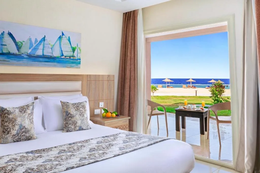 Pickalbatros Sea World Resort Marsa Alam: another view