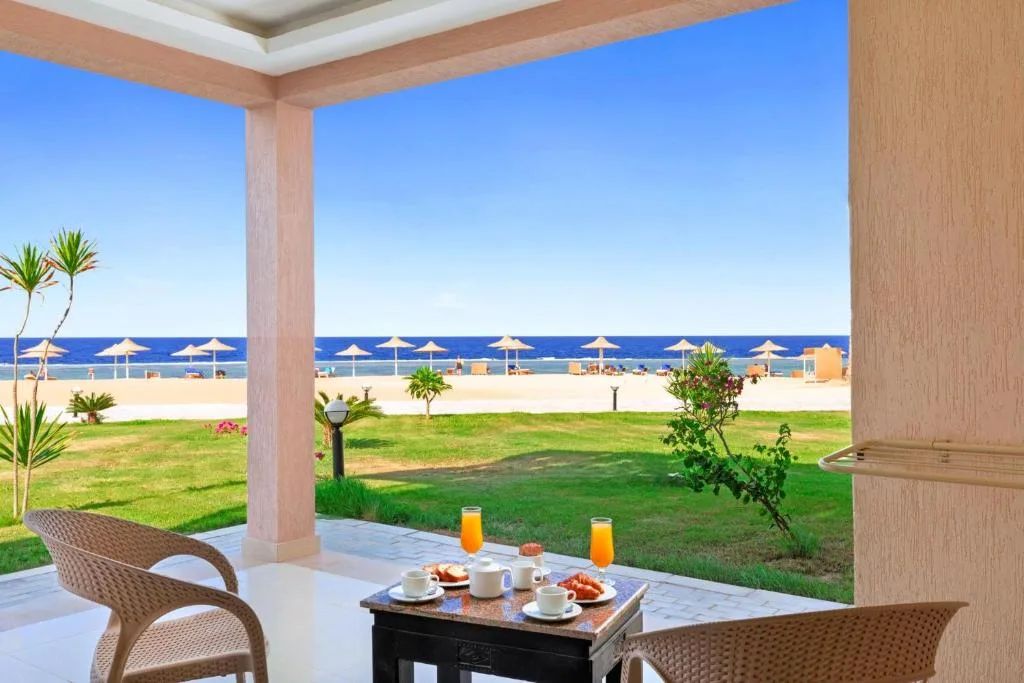 Pickalbatros Sea World Resort Marsa Alam: another view