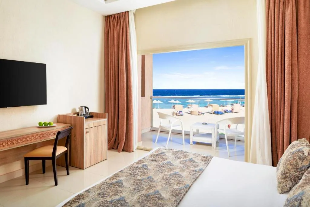 Pickalbatros Sea World Resort Marsa Alam: another view