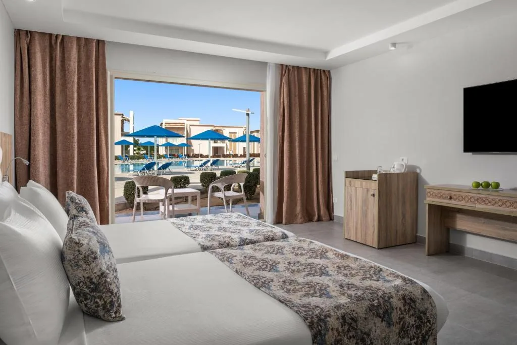 Pickalbatros Sea World Resort Marsa Alam: another view
