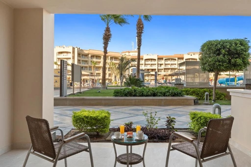Pickalbatros White Beach Resort Hurghada: another view