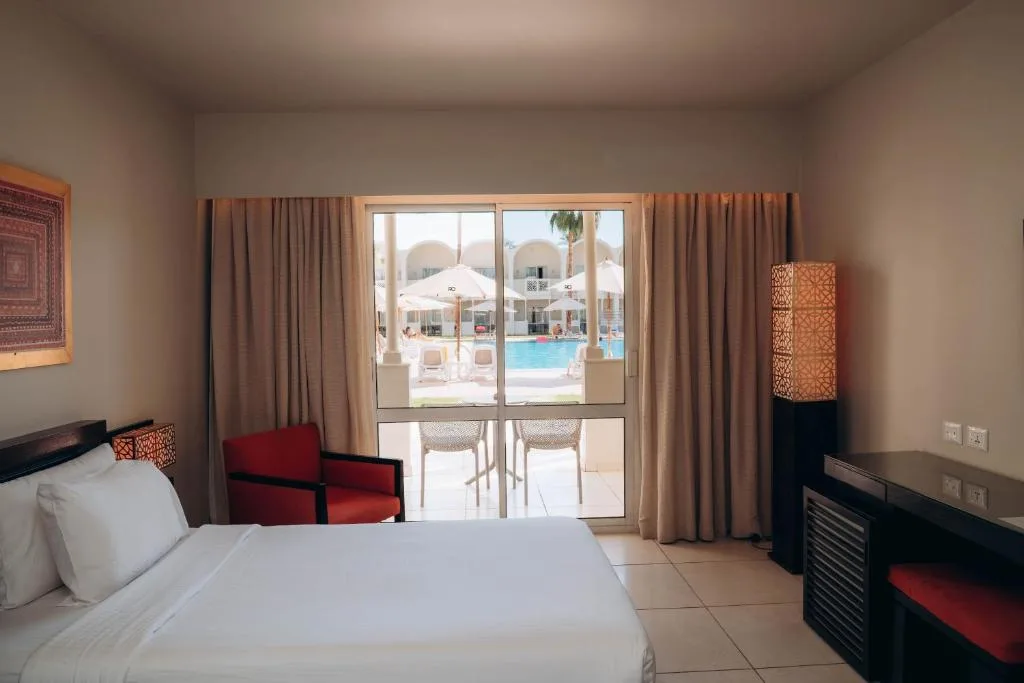 Reef Oasis Beach Aqua Park Resort: another view