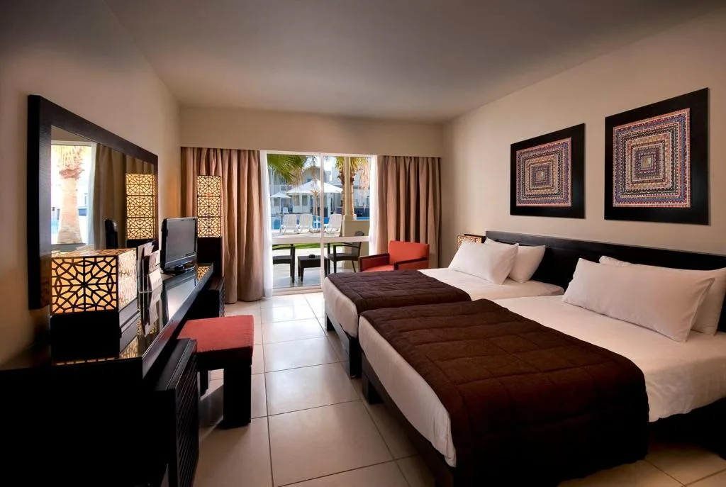 Reef Oasis Beach Aqua Park Resort: another view
