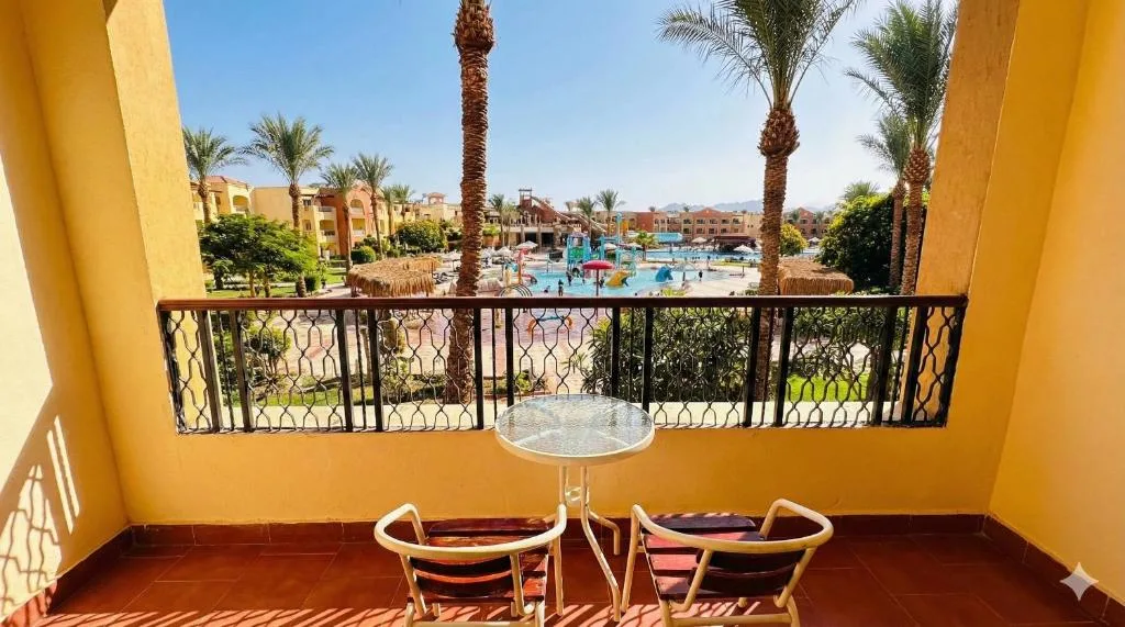 Regency Plaza Aqua Park and Spa Resort: another view
