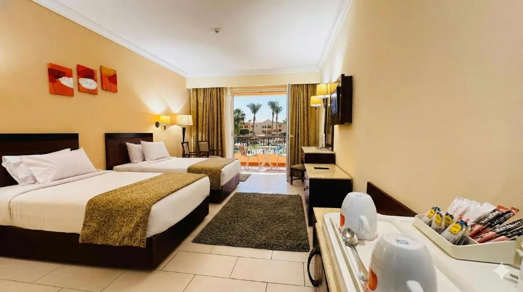 Regency Plaza Aqua Park and Spa Resort: another view