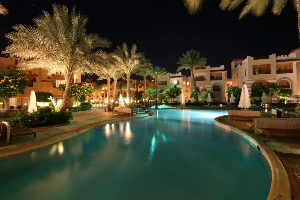 Rehana Royal Beach Resort: another view