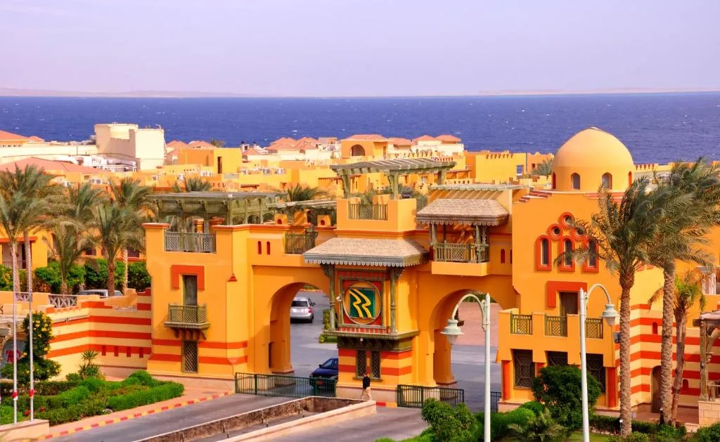 Rehana Royal Beach Resort: another view