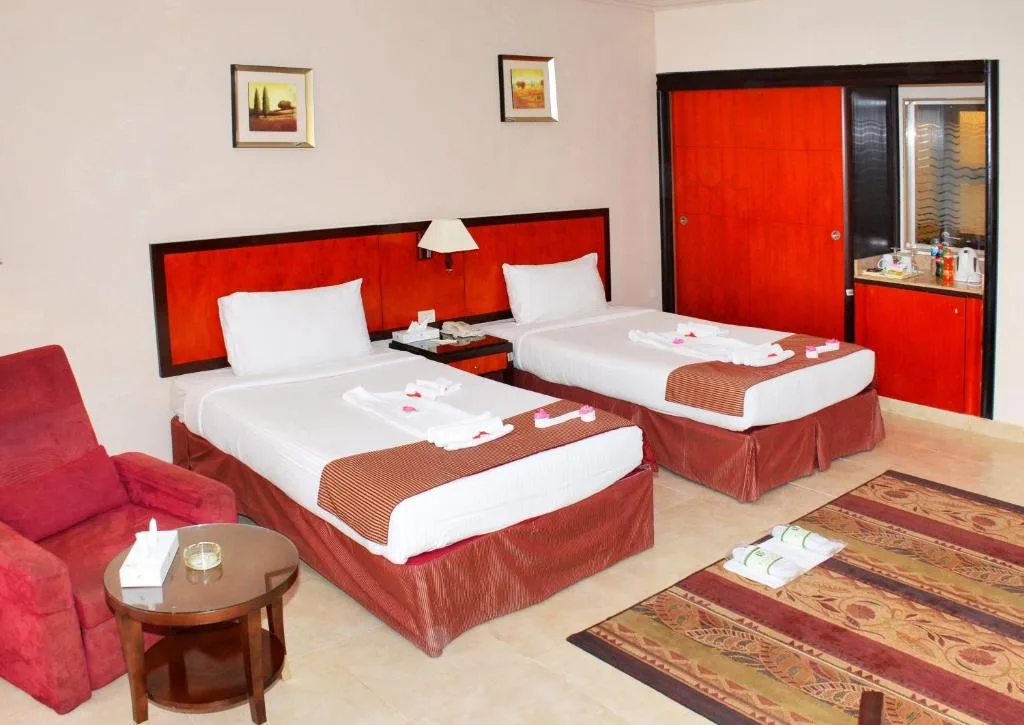 Rehana Royal Beach Resort: another view