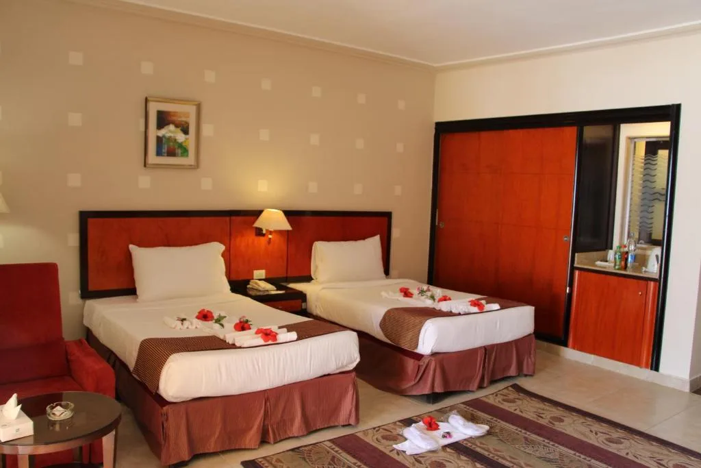 Rehana Royal Beach Resort: another view