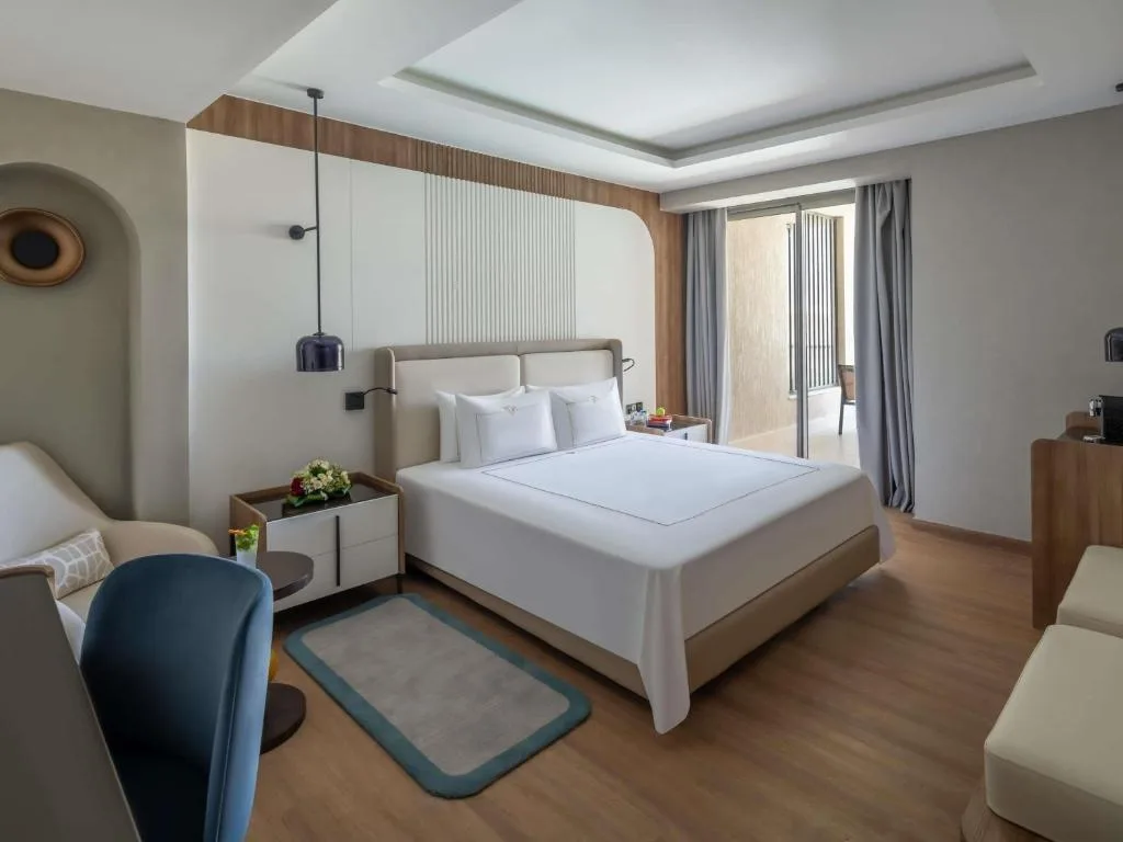 Rixos Premium Magawish Bay View: another view