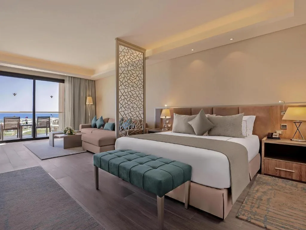 Rixos Premium Magawish Suites and Villas: another view
