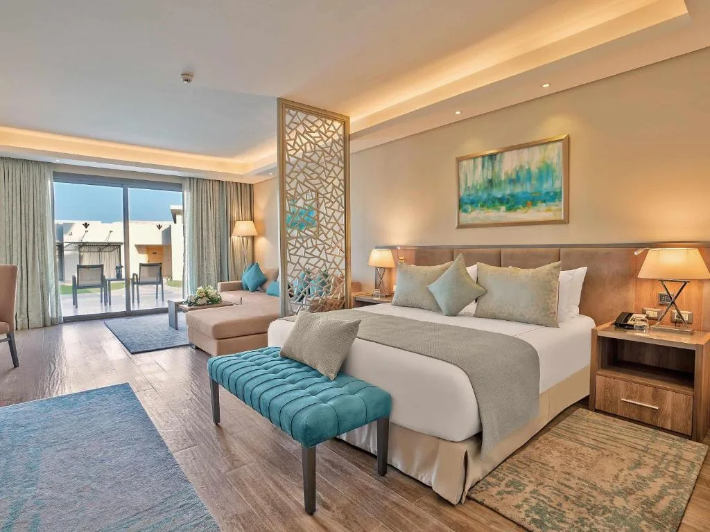 Rixos Premium Magawish Suites and Villas: another view