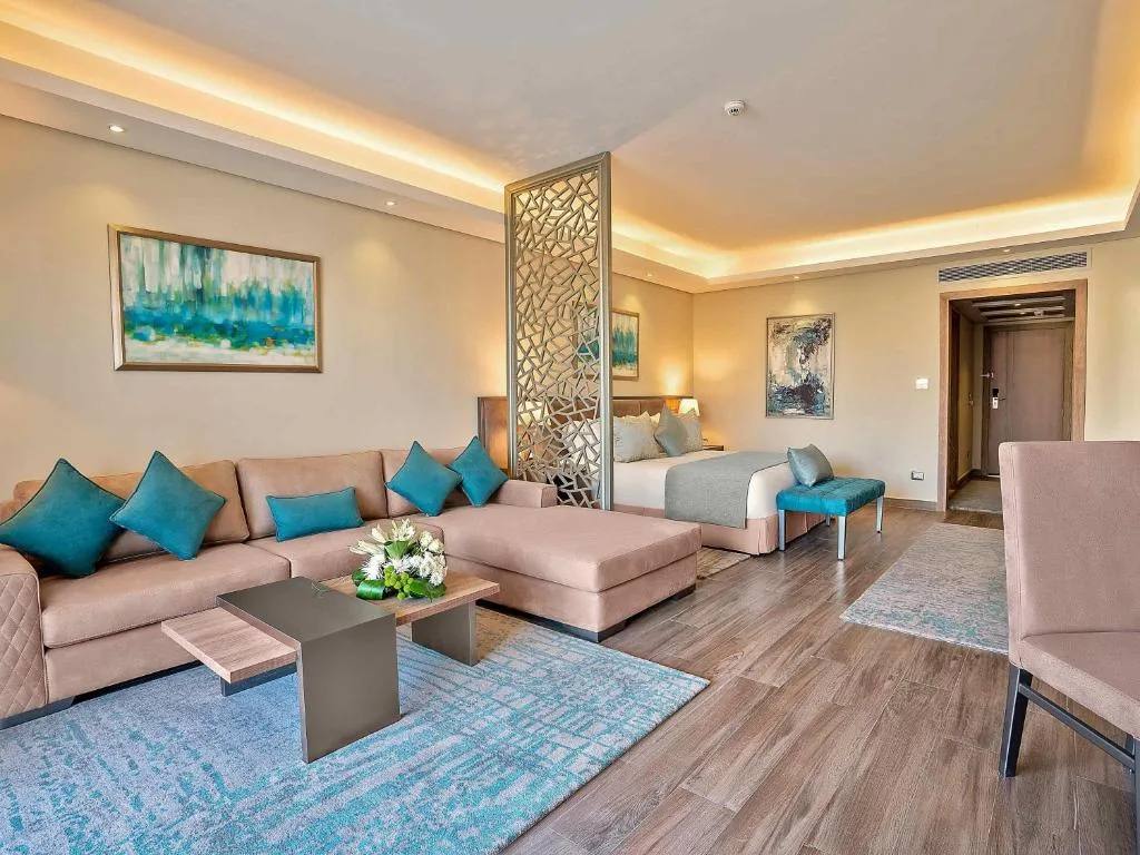 Rixos Premium Magawish Suites and Villas: another view