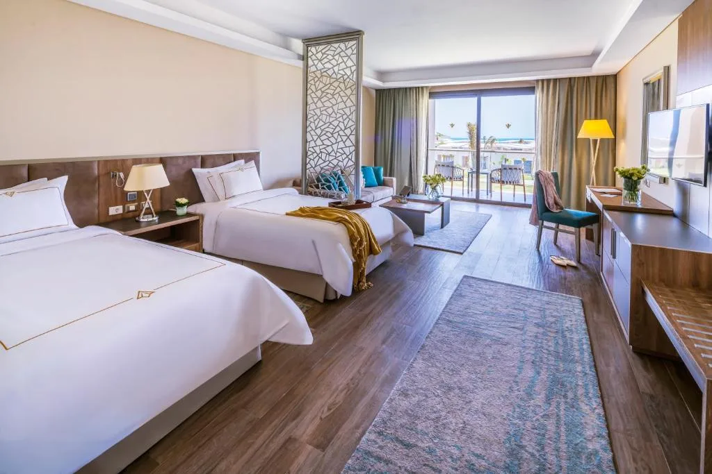 Rixos Premium Magawish Suites and Villas: another view