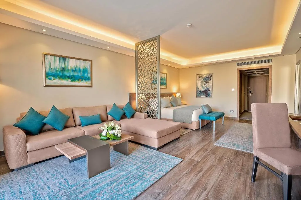 Rixos Premium Magawish Suites and Villas: another view
