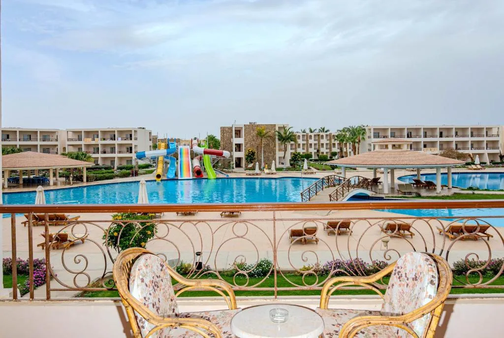 Royal Brayka Beach Resort: another view