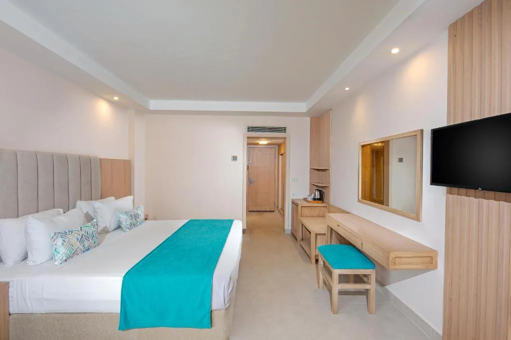 Royal Brayka Beach Resort: another view