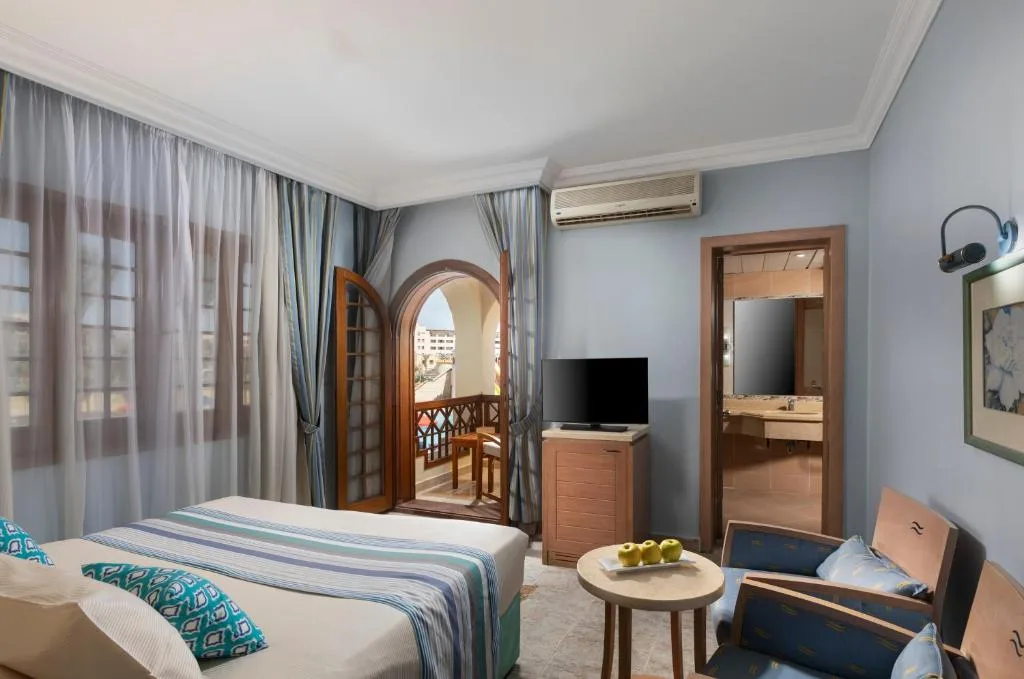 Royal Lagoons Resort & Aqua Park: another view