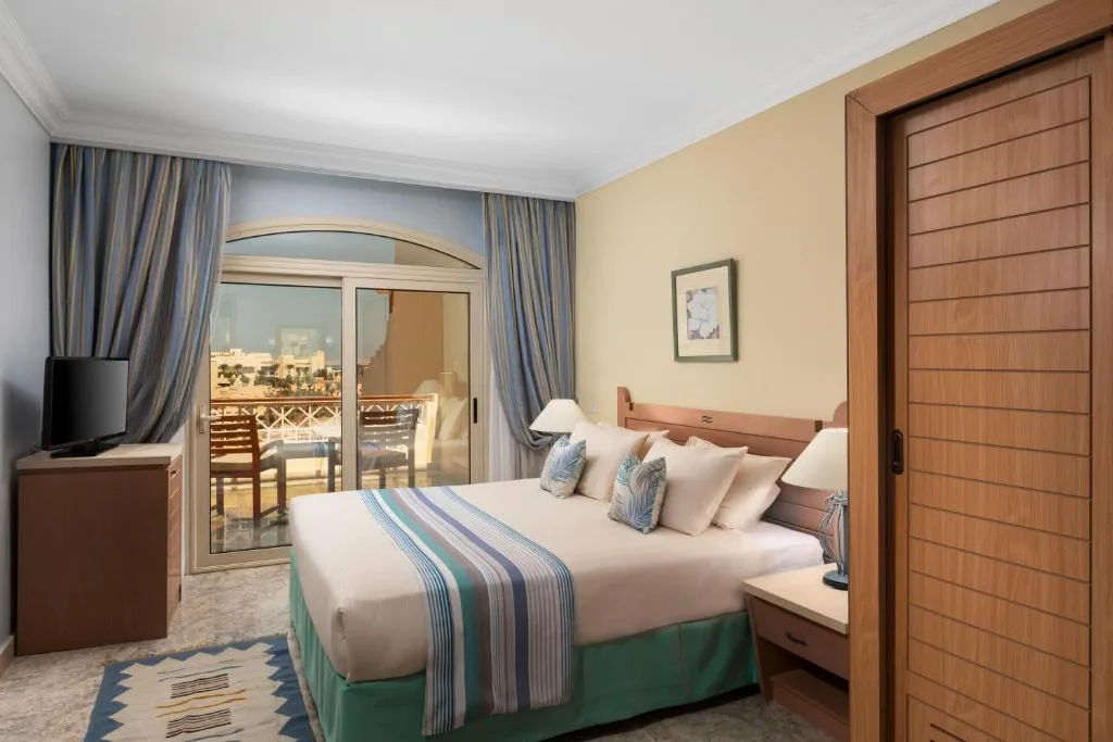 Royal Lagoons Resort & Aqua Park: another view
