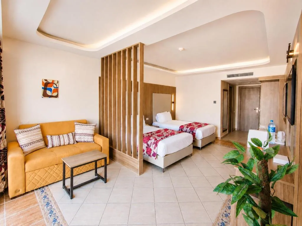 Royal Regency Club: another view