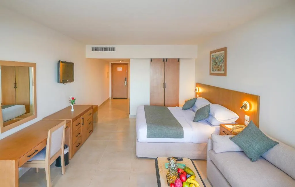 Safir Sharm Waterfalls Resort: another view