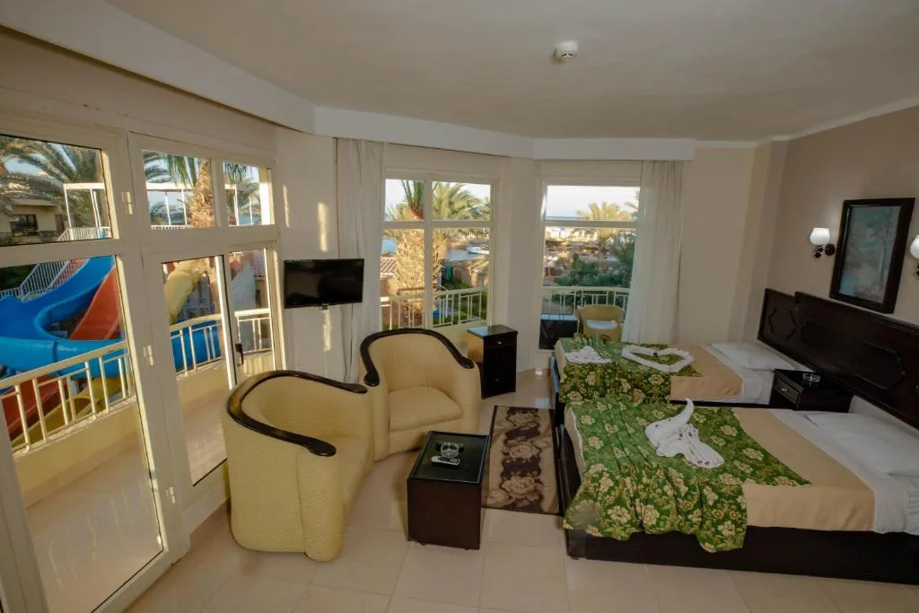 Sand Beach Resort: another view
