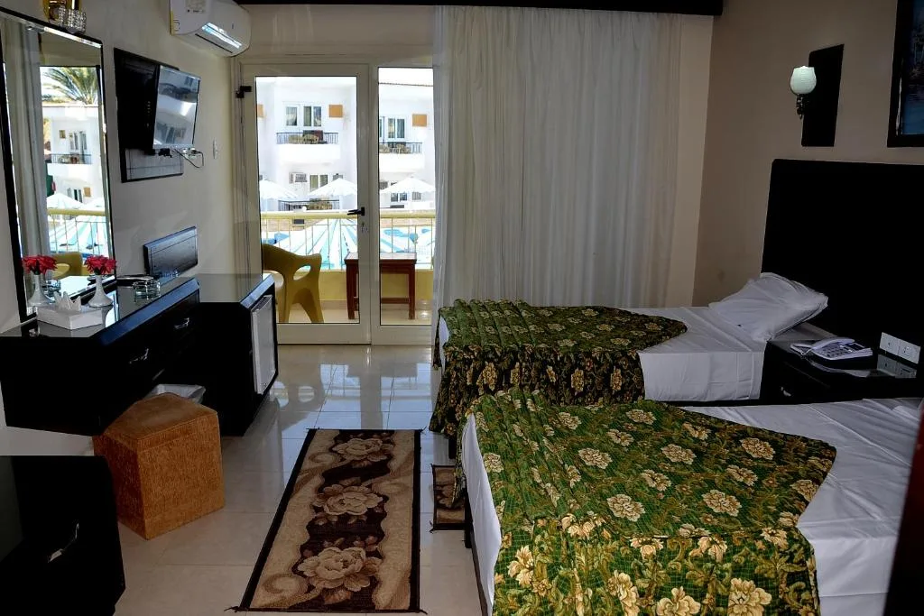 Sand Beach Resort: another view