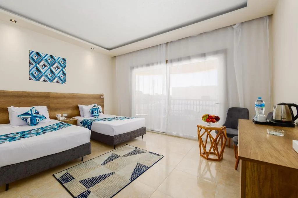 Seagull Beach Resort: another view