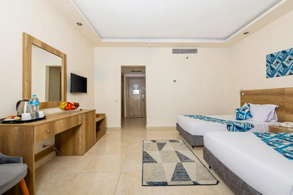Seagull Beach Resort: another view